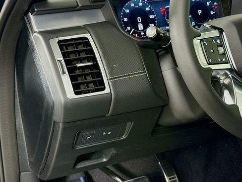 New 2026 Land Rover Discovery Dynamic SE AWD/4WD image 10