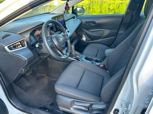 Used 2025 Toyota Corolla LE FWD image 14
