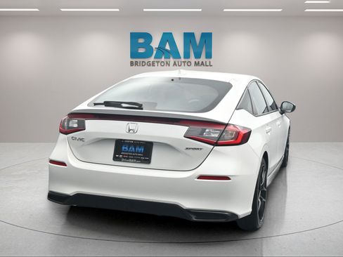 Used 2024 Honda Civic Sport image 5
