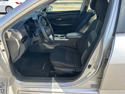 Used 2023 Nissan Sentra SV image 9