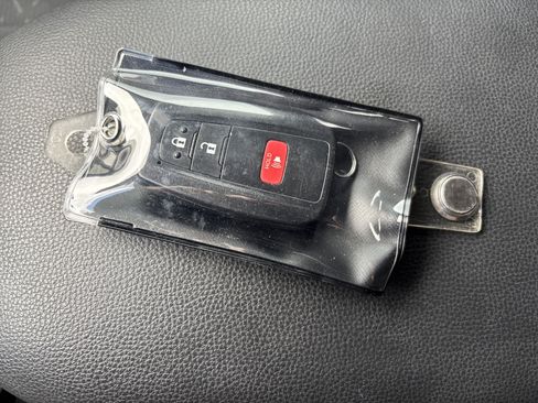 Used 2021 Toyota RAV4 XLE FWD image 34
