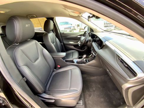 Used 2024 Buick Encore GX Sport Touring AWD/4WD image 20