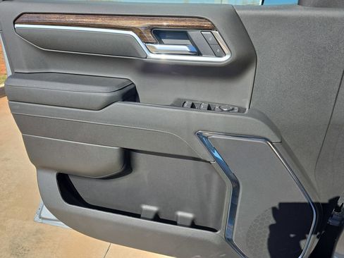 New 2026 GMC Sierra 1500 SLE image 27