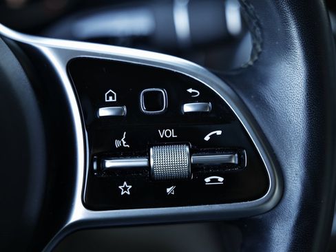 Used 2022 Mercedes-Benz GLC 300 4MATIC image 35