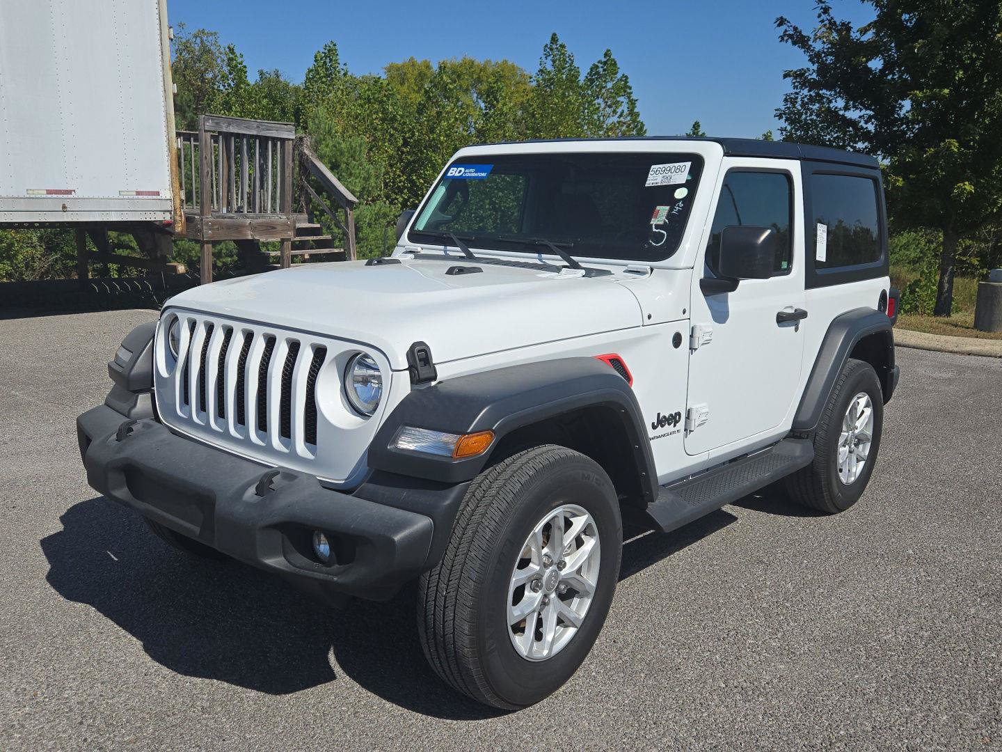 Used 2023 Jeep Wrangler Sport AWD/4WD image 3