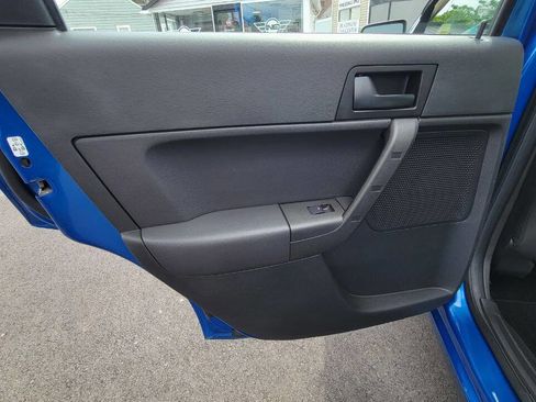 Used 2010 Ford Focus SE FWD image 24