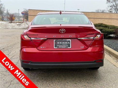 Used 2025 Toyota Camry LE image 4