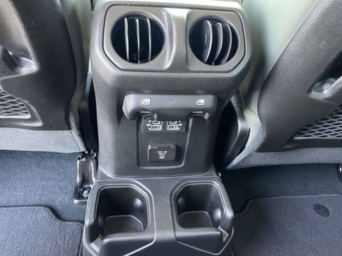 Used 2024 Jeep Gladiator Mojave w/ Convenience Group AWD/4WD image 13
