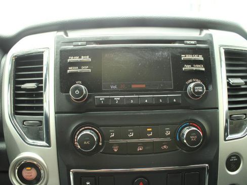 Used 2017 Nissan Titan SV RWD image 20