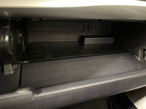 Used 2015 Toyota Camry SE FWD image 25