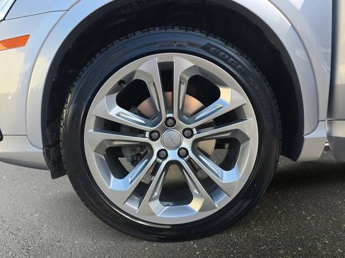 Used 2016 Audi Q3 2.0T Prestige w/ Prestige Package AWD/4WD image 36