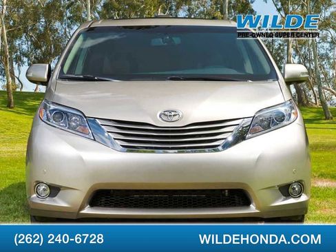 Used 2017 Toyota Sienna XLE w/ XLE Navigation Package FWD image 1