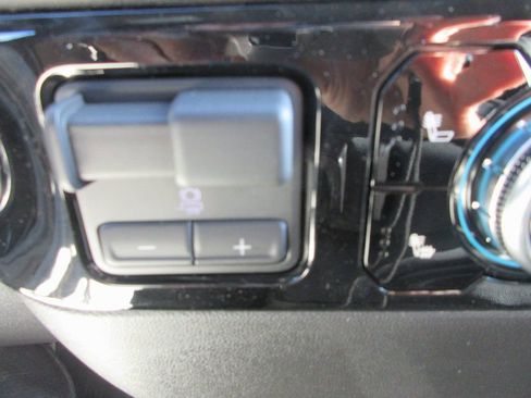 New 2026 GMC Sierra 1500 SLE image 19