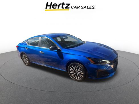 Used 2025 Nissan Altima 2.5 SV image 1