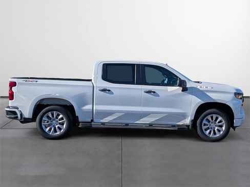 Used 2023 Chevrolet Silverado 1500 Custom image 6