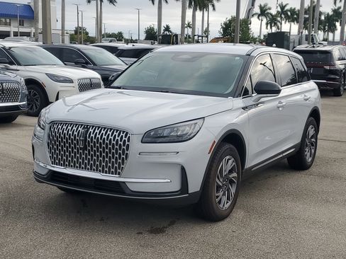 New 2025 Lincoln Corsair FWD image 2