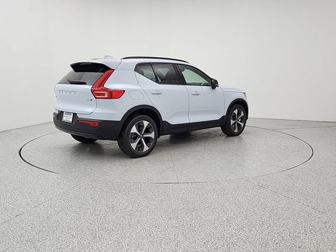 New 2026 Volvo XC40 B5 Plus w/ Climate Package AWD/4WD image 5