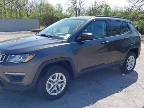 Used 2018 Jeep Compass Sport AWD/4WD image 2