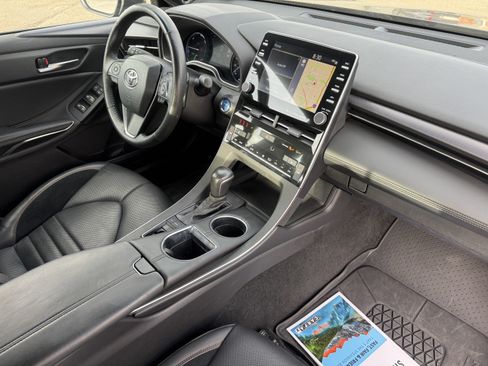Used 2022 Toyota Avalon XSE image 19