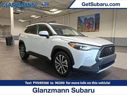 Used 2023 Toyota Corolla Cross XLE image 1