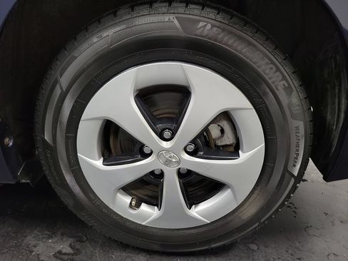 Used 2012 Toyota Prius One FWD image 10