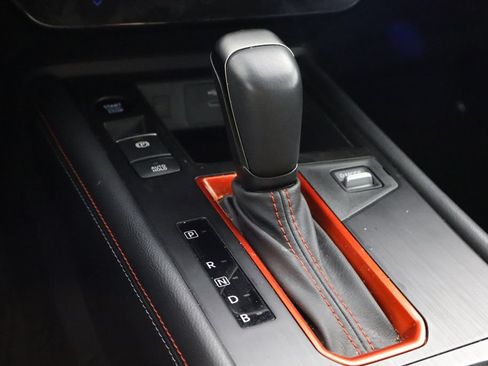 Used 2025 Nissan Kicks SR FWD image 19
