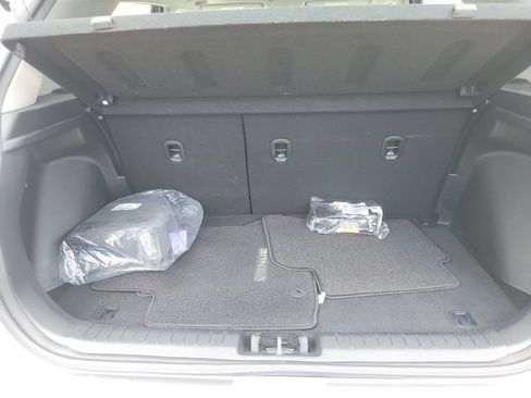 Certified 2023 Hyundai Venue SEL FWD image 6