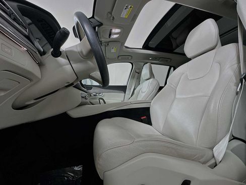 Used 2023 Volvo XC90 B5 Plus AWD/4WD image 19