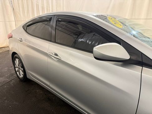 Used 2015 Hyundai Elantra SE w/ Option Group 02 image 13