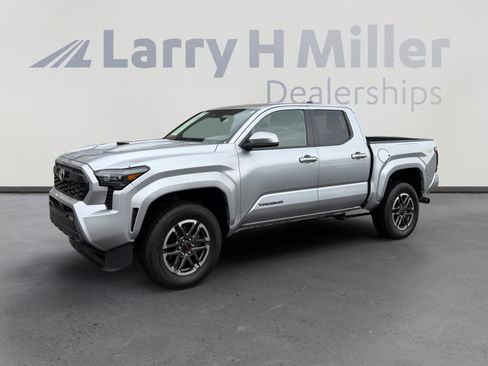 Used 2024 Toyota Tacoma TRD Sport RWD image 1