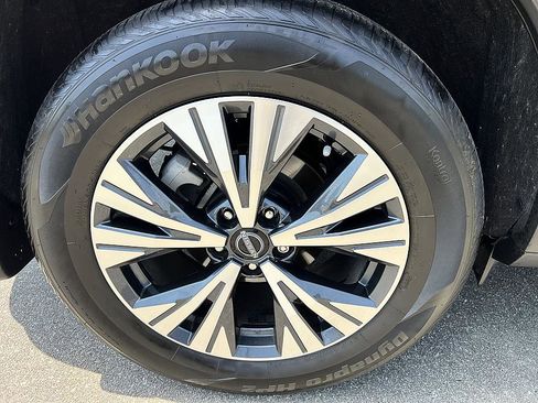 Used 2023 Nissan Rogue SV w/ SV Premium B Package AWD/4WD image 11
