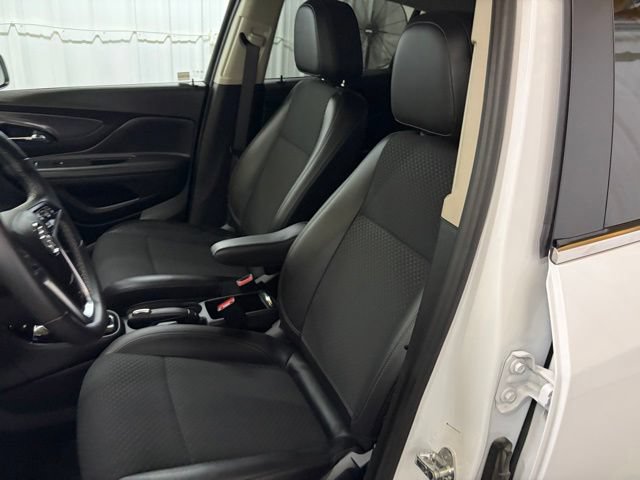 Used 2022 Buick Encore Preferred w/ Safety Package AWD/4WD image 28