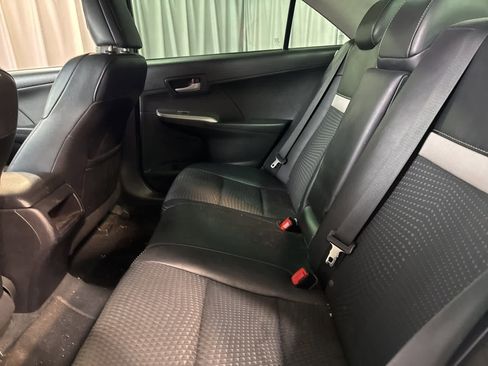 Used 2014 Toyota Camry SE image 15