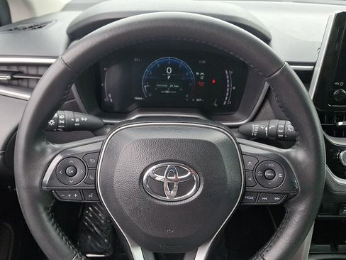 Used 2025 Toyota Corolla Cross XLE AWD/4WD image 19