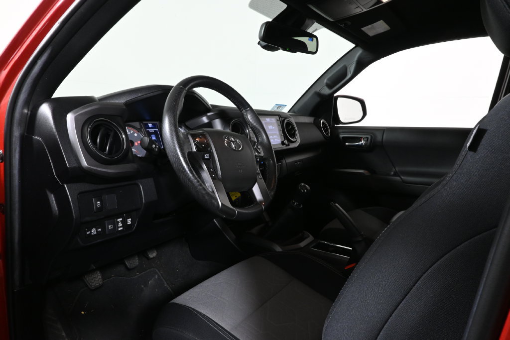 Used 2022 Toyota Tacoma TRD Sport w/ Technology Package AWD/4WD image 4