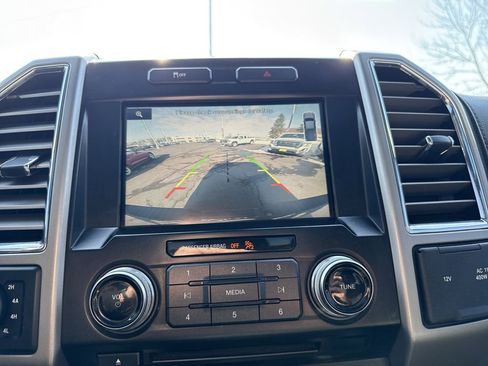 Used 2015 Ford F150 Lariat w/ Equipment Group 502A Luxury AWD/4WD image 21