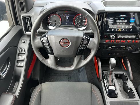 Used 2025 Nissan Frontier PRO-4X AWD/4WD image 18