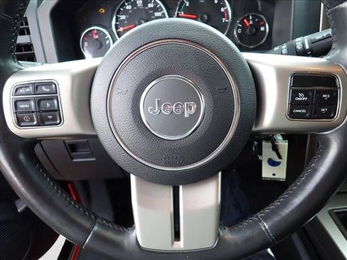 Used 2012 Jeep Liberty Limited AWD/4WD image 14