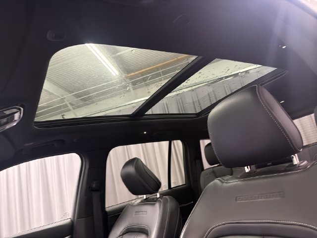 Used 2023 Jeep Grand Cherokee Overland AWD/4WD image 22