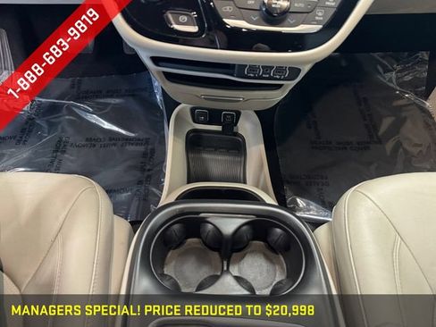 Used 2021 Chrysler Pacifica Touring-L FWD image 15