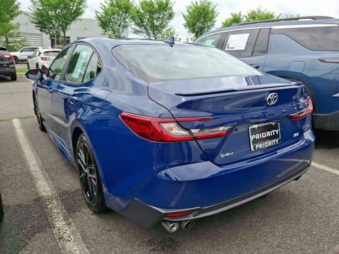 Used 2025 Toyota Camry SE FWD image 5