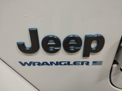 Used 2025 Jeep Wrangler Unlimited Sahara w/ Safety Group image 22