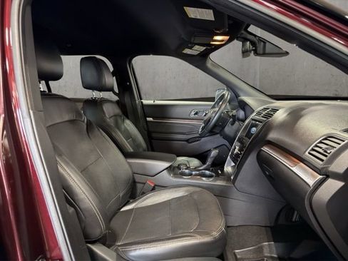 Used 2019 Ford Explorer Limited w/ Ford Safe & Smart Package AWD/4WD image 20