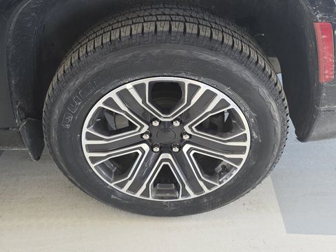 Used 2024 Jeep Wagoneer L Series II w/ Flexible Seating Group image 13