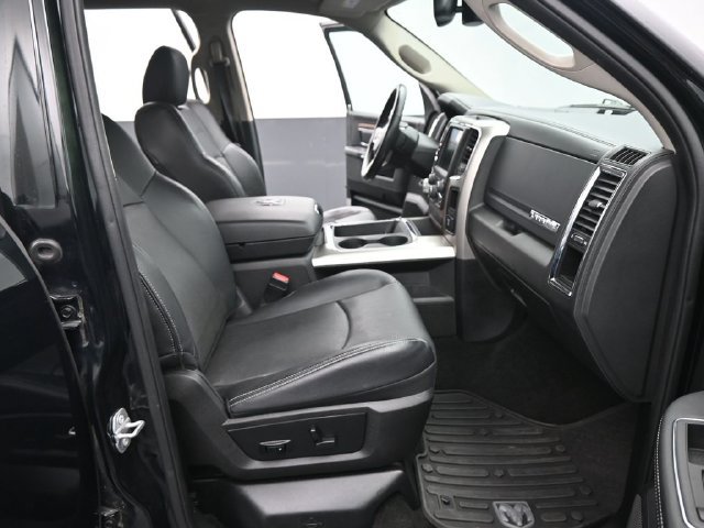 Used 2017 RAM 1500 Laramie w/ Convenience Group AWD/4WD image 18