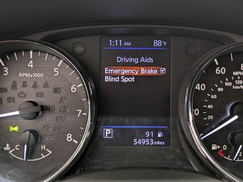 Used 2018 Nissan Rogue SV FWD image 6