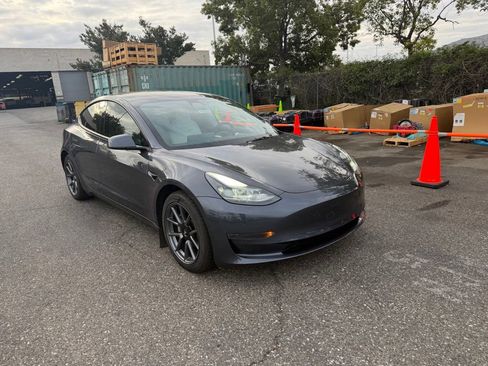 Used 2023 Tesla Model 3 Standard Range RWD image 2