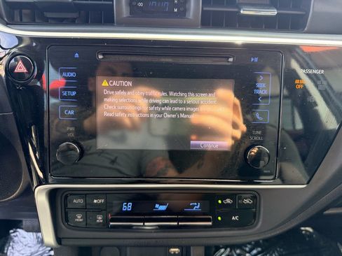 Used 2017 Toyota Corolla LE FWD image 20