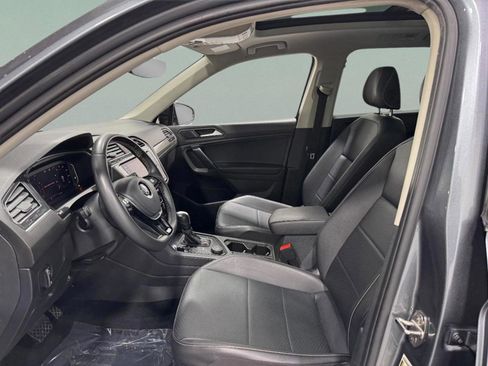 Used 2021 Volkswagen Tiguan SE image 27