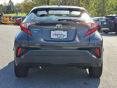 Used 2021 Toyota C-HR XLE image 6